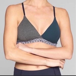 Athleta Inhale Convertible Sports Bra
